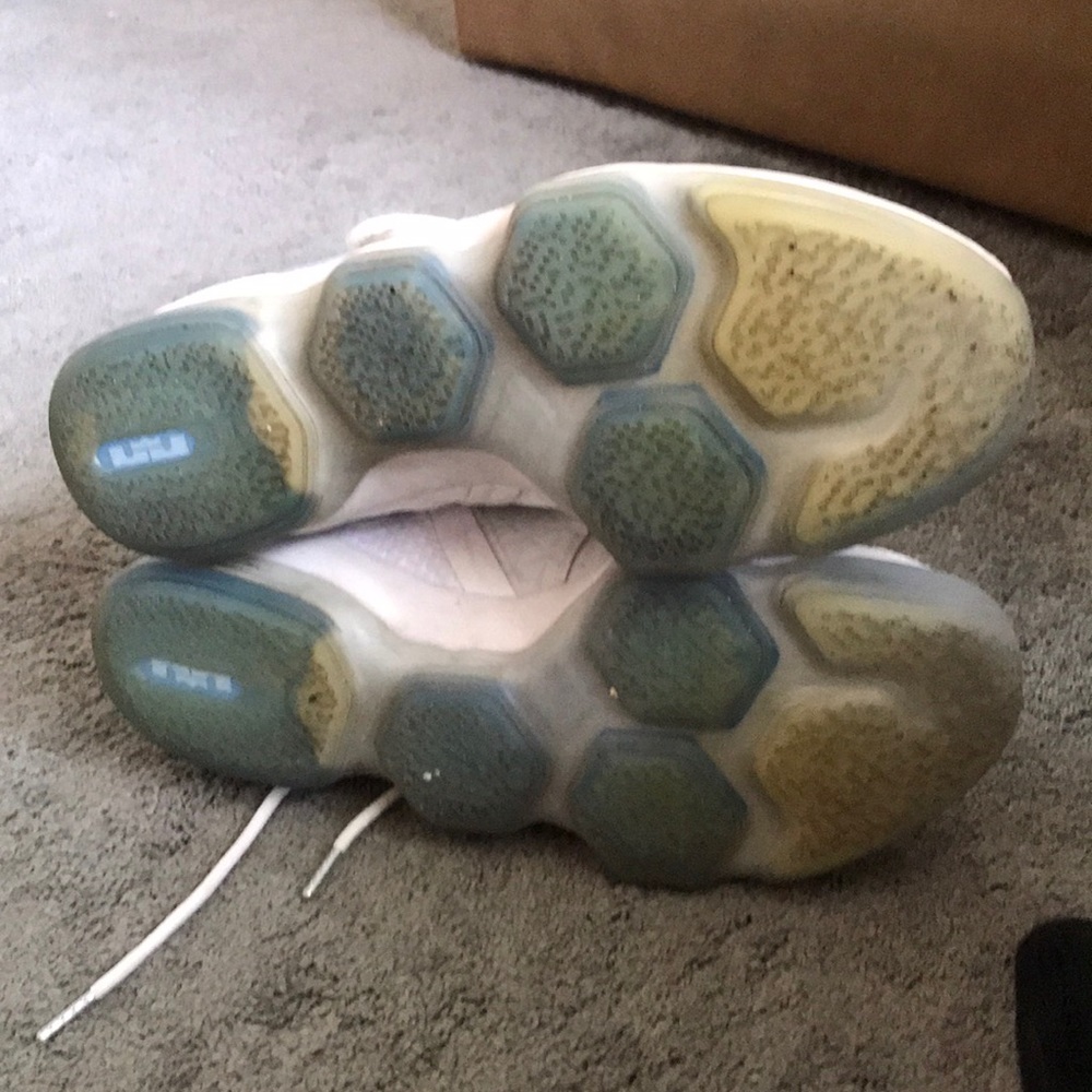Shoes - Picture 3 of 3